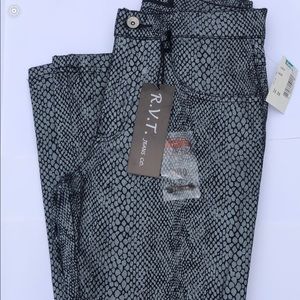 R.V.T Snake Jeans 🔥2 for $9🔥